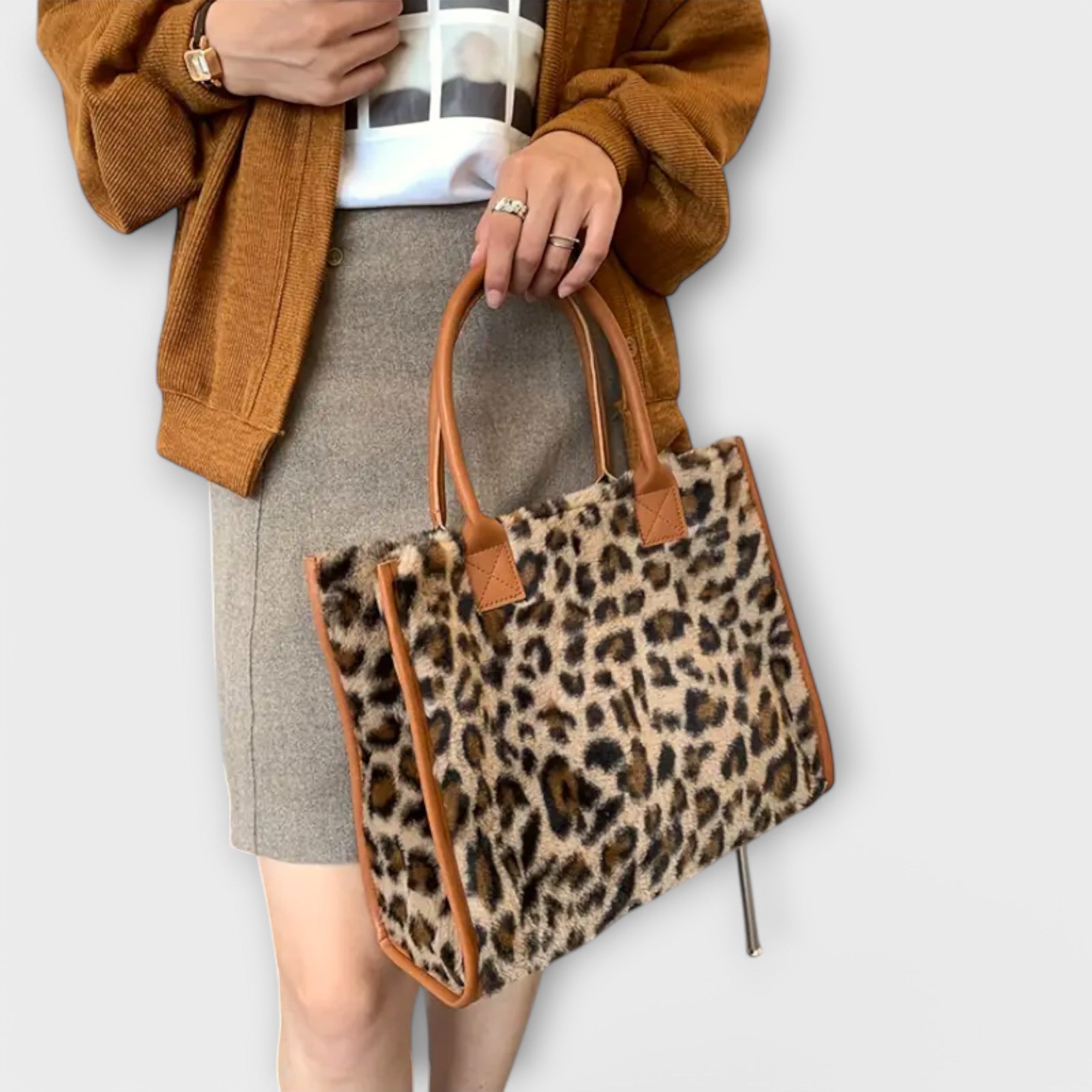 Holly - Stylish Leopard Print Plush Bag