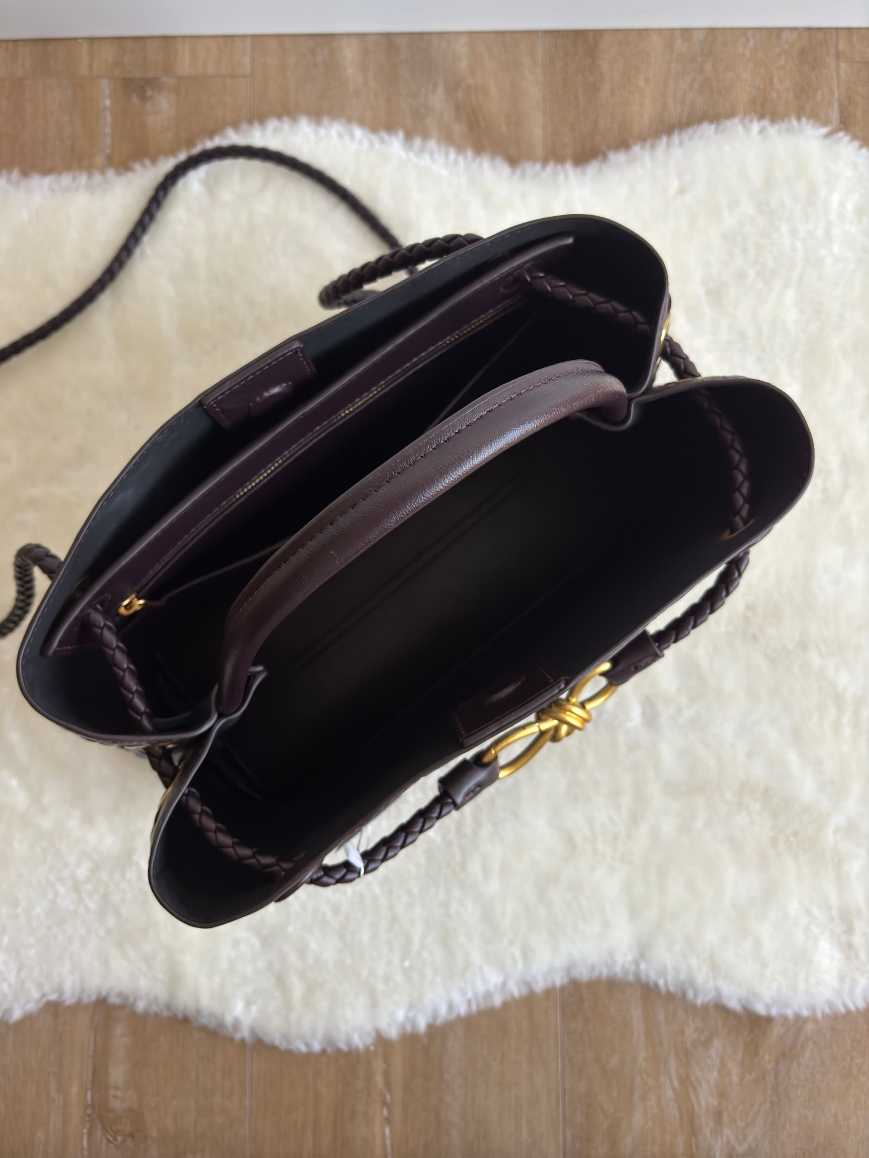 Vivienne | Classic Oversized Woven Bag