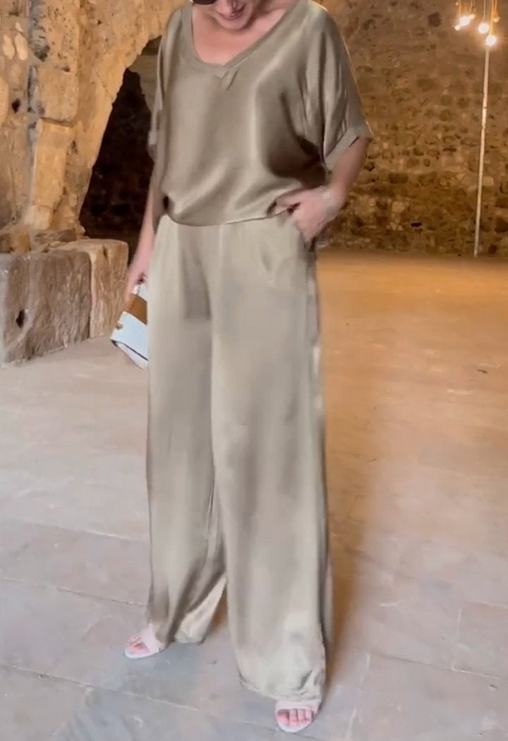 Elena | Casual two-piece set with a round neckline